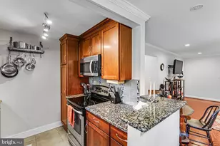 1718 W Abingdon Dr, Alexandria, VA 22314 - Photo 14