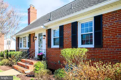512 Crestwood Drive, Alexandria, VA 22302 - Photo 2