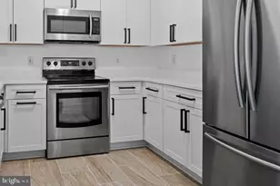 4551 Strutfield Ln, Alexandria, VA 22311 - Photo 6