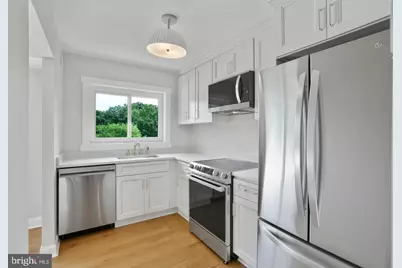 3200 S. 28th Street #302, Alexandria, VA 22302 - Photo 1