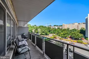 5340 Holmes Run Pkwy, Alexandria, VA 22304 - Photo 2