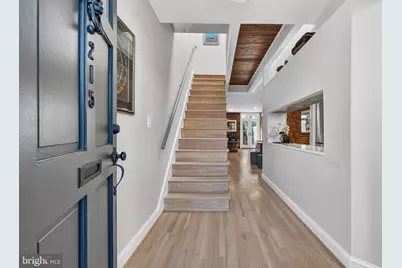 215 S Payne Street S, Alexandria, VA 22314 - Photo 2