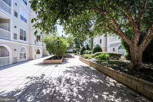 4550 Strutfield Ln, Alexandria, VA 22311 - Photo 2