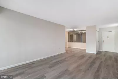 5300 Holmes Run Parkway #212, Alexandria, VA 22304 - Photo 8