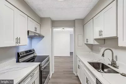 5300 Holmes Run Parkway #212, Alexandria, VA 22304 - Photo 12