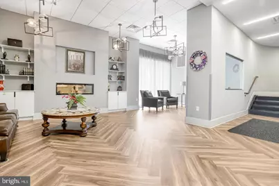 5300 Holmes Run Parkway #212, Alexandria, VA 22304 - Photo 4