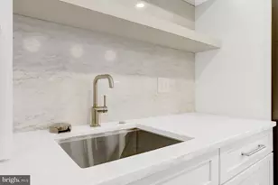 816 S Pitt St, Alexandria, VA 22314 - Photo 40