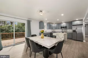 1001 Woods Pl, Alexandria, VA 22302 - Photo 8