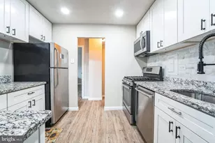 5340 Holmes Run Pkwy, Alexandria, VA 22304 - Photo 8