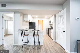 5340 Holmes Run Pkwy, Alexandria, VA 22304 - Photo 10