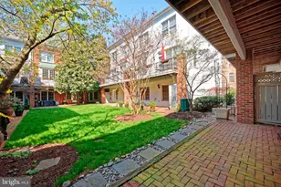 705 Kahn Pl, Alexandria, VA 22314 - Photo 38