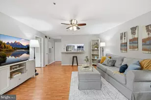 3313 Wyndham Cir, Alexandria, VA 22302 - Photo 10