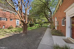 1346 Martha Custis Dr, Alexandria, VA 22302 - Photo 16