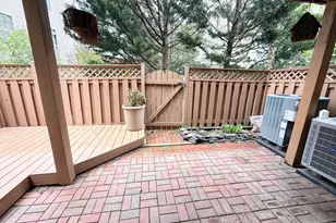 162 Barrett Pl, Alexandria, VA 22304 - Photo 16