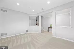 120 Martin Ln, Alexandria, VA 22304 - Photo 8