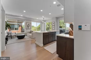 635 Slaters Ln, Alexandria, VA 22314 - Photo 1