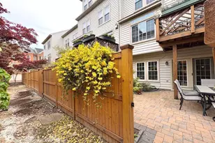 707 Catts Tavern Dr, Alexandria, VA 22314 - Photo 10