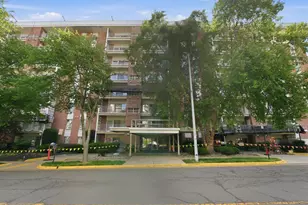 5250 Valley Forge Dr, Alexandria, VA 22304 - Photo 2