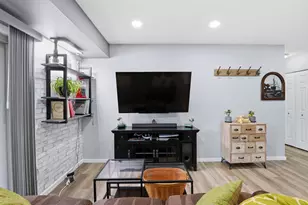 5250 Valley Forge Dr, Alexandria, VA 22304 - Photo 8