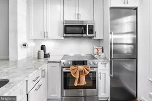 633 S Columbus St, Alexandria, VA 22314 - Photo 8