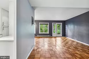 3527 Martha Custis Dr, Alexandria, VA 22302 - Photo 2