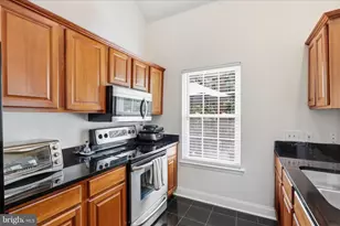 3308 Wyndham Cir, Alexandria, VA 22302 - Photo 30