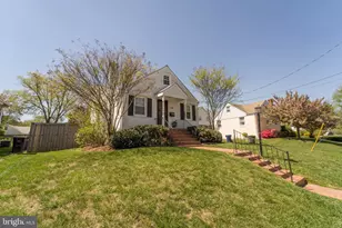 1334 Bayliss Dr, Alexandria, VA 22302 - Photo 1