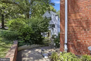 1619 Fitzgerald Ln, Alexandria, VA 22302 - Photo 2