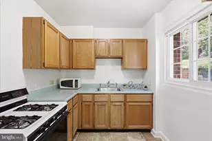 1619 Fitzgerald Ln, Alexandria, VA 22302 - Photo 10