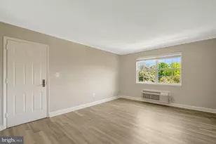 1708 W Abingdon Dr, Alexandria, VA 22314 - Photo 12