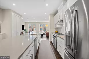 607 Slade Ct, Alexandria, VA 22314 - Photo 10