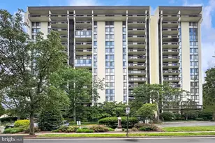 5300 Holmes Run Pkwy, Alexandria, VA 22304 - Photo 2