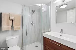501 Slaters Ln, Alexandria, VA 22314 - Photo 18