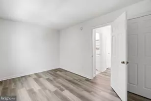 541 Colecroft Ct, Alexandria, VA 22314 - Photo 16