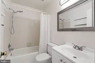 541 Colecroft Ct, Alexandria, VA 22314 - Photo 18
