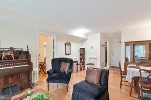21 Canterbury Square, Alexandria, VA 22304 - Photo 4