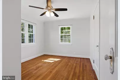 330 E Mason Avenue, Alexandria, VA 22301 - Photo 18