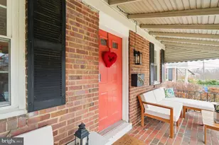 1901 Scroggins Rd, Alexandria, VA 22302 - Photo 2