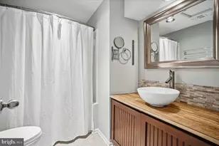 27 S Floyd St, Alexandria, VA 22304 - Photo 32