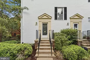 3478 Martha Custis Dr, Alexandria, VA 22302 - Photo 2