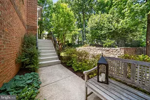 4648 Lambert Dr, Alexandria, VA 22311 - Photo 38