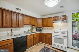 331 N Patrick St, Alexandria, VA 22314 - Photo 6