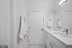 625 Slaters Ln, Alexandria, VA 22314 - Photo 46