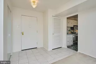 5340 Holmes Run Pkwy, Alexandria, VA 22304 - Photo 4