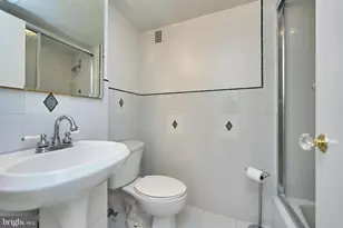 5340 Holmes Run Pkwy, Alexandria, VA 22304 - Photo 18