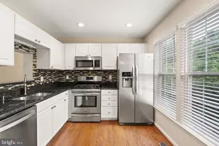 917 Rolfe Pl, Alexandria, VA 22314 - Photo 38