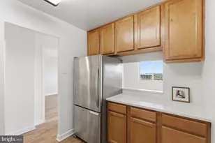 5340 Holmes Run Pkwy, Alexandria, VA 22304 - Photo 12
