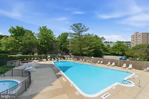 5340 Holmes Run Pkwy, Alexandria, VA 22304 - Photo 22