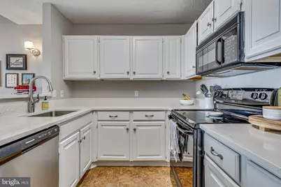 273 S Pickett Street #401, Alexandria, VA 22304 - Photo 8