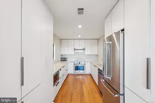 501 Slaters Ln, Alexandria, VA 22314 - Photo 28